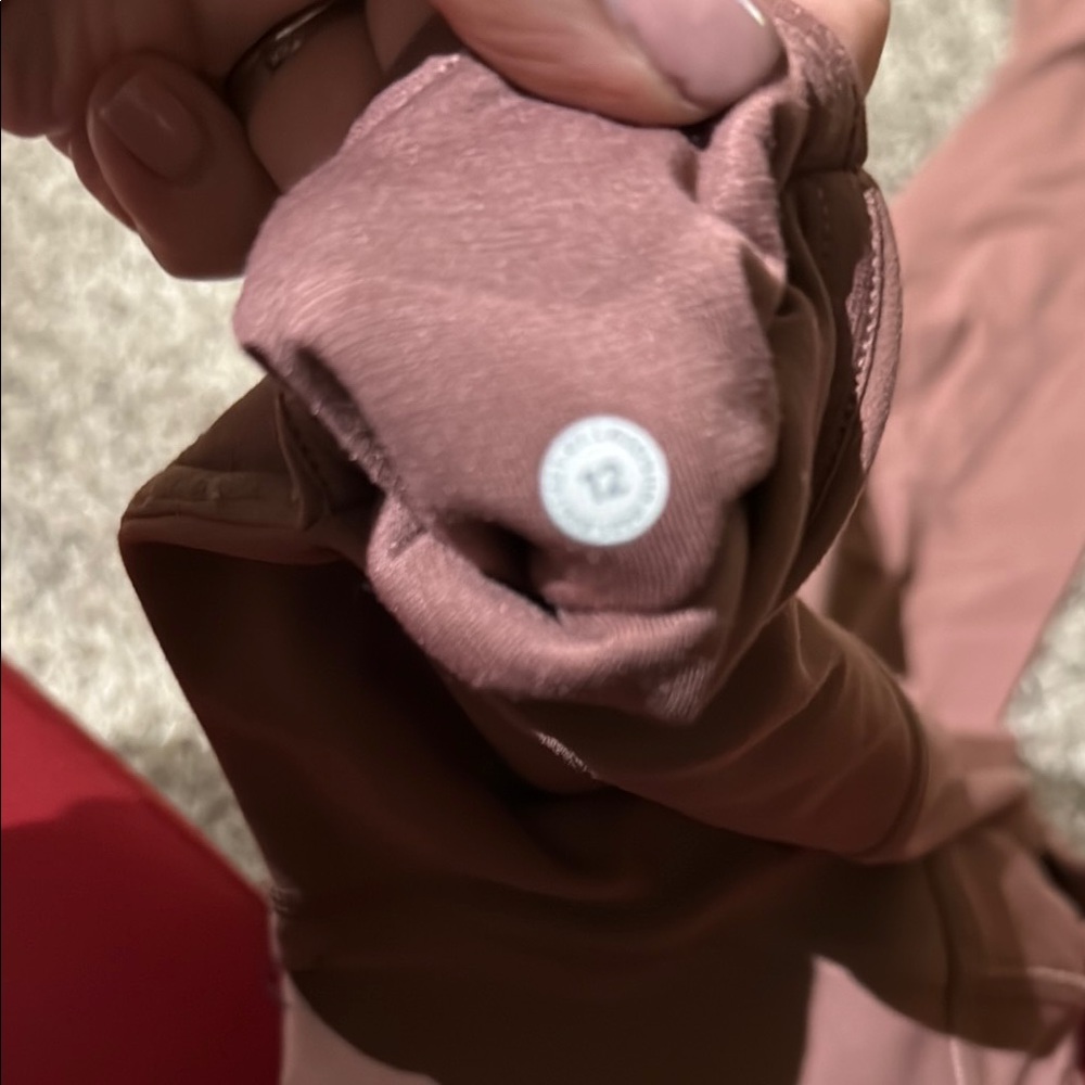 Lululemon Mauve Leggings - Picture 5 of 5